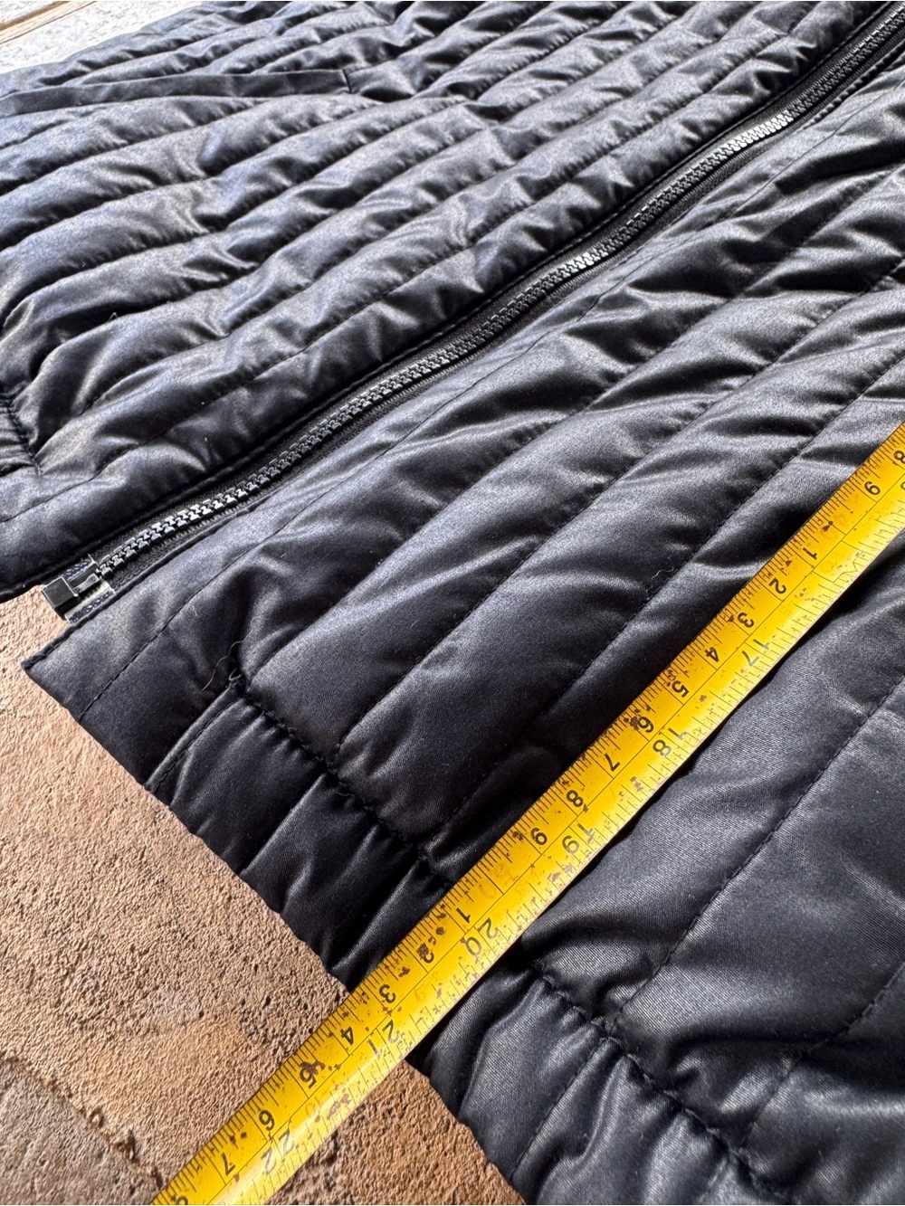 Vintage Reversible Black Rabbit Fur Vest Quilted Zip Front Women’s Size L - Picture 12 of 13